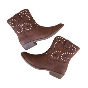 Charlotte Russe Ripley-30 Women’s Faux Leather Studded Cognac Boots Size 7